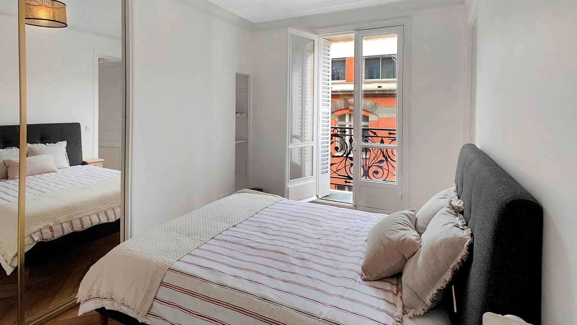 Amazing Refurbished Flat In Paris V Apartment 0*,