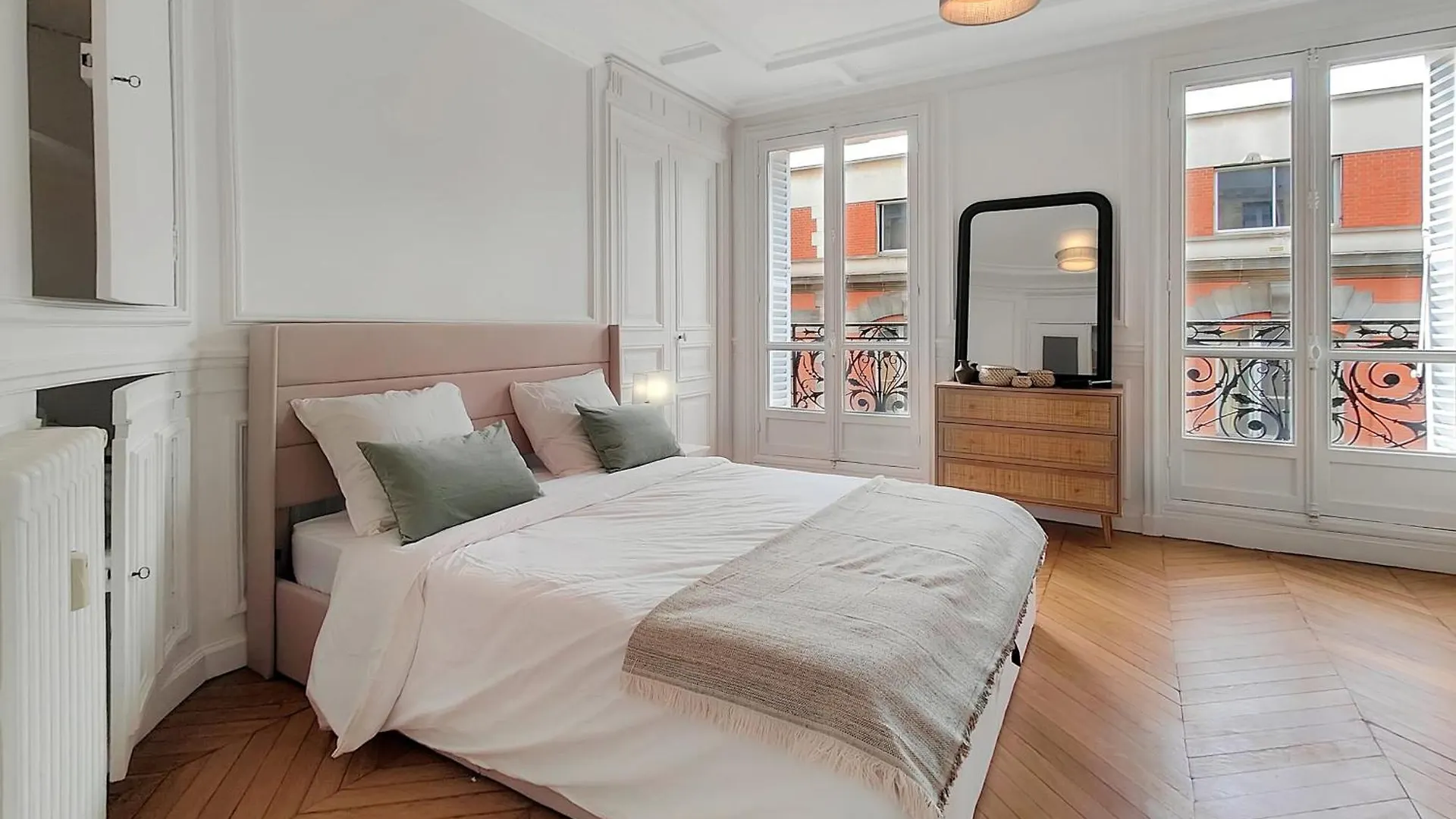 Amazing Refurbished Flat In Paris V Apartment